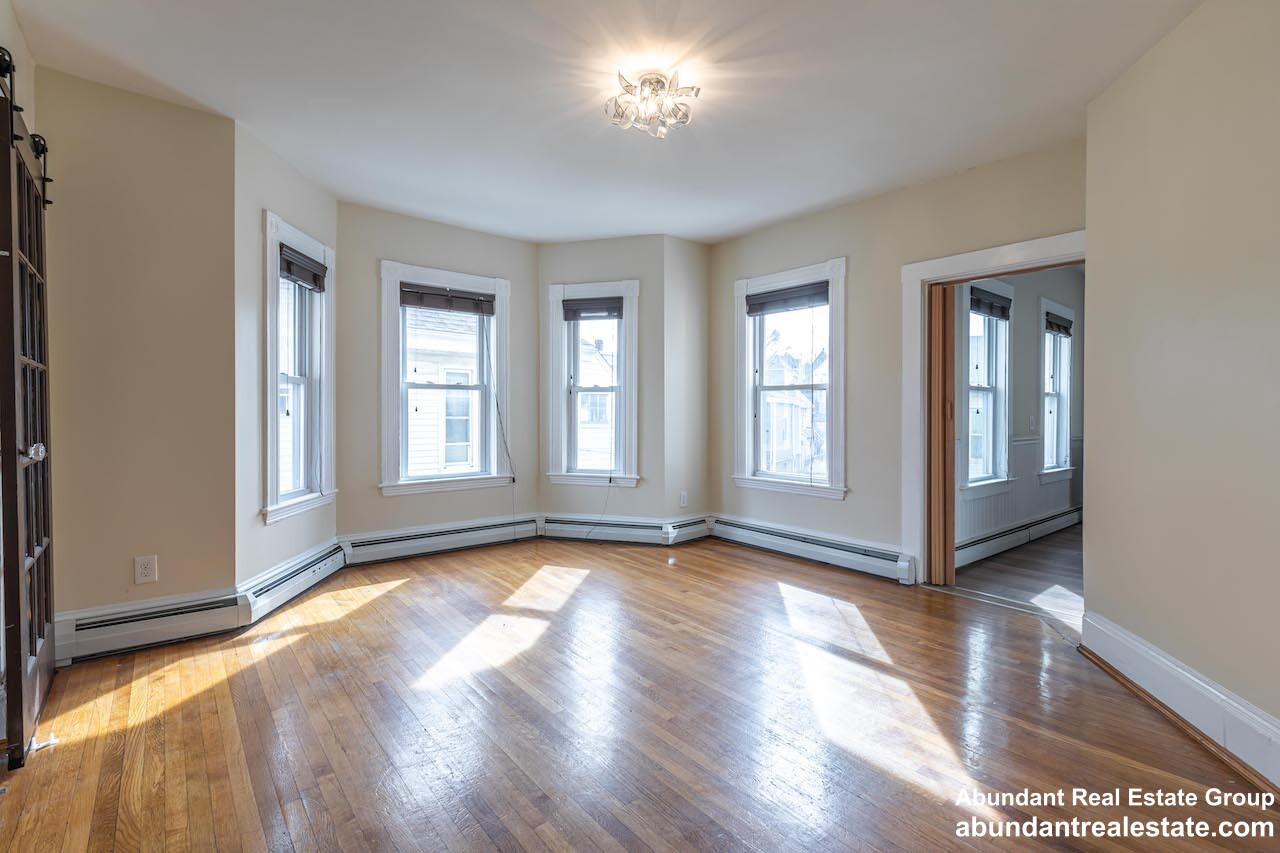 376 Medford St, Winter Hill