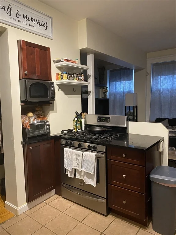 142-146 Everett St, East Boston