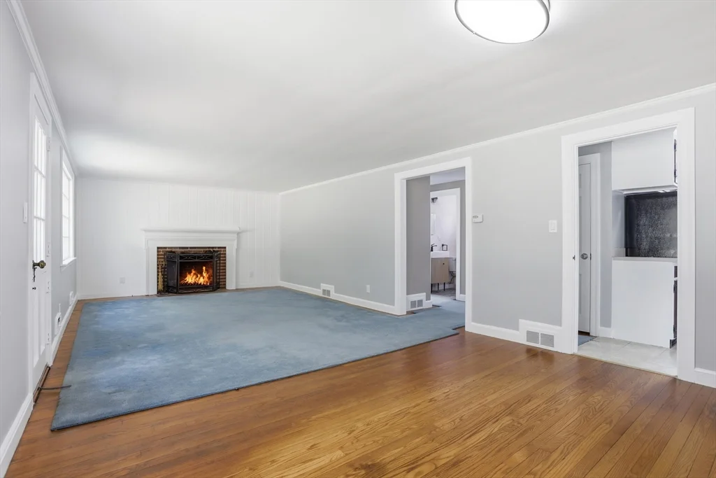 11 Sherman Bridge Rd, Wayland