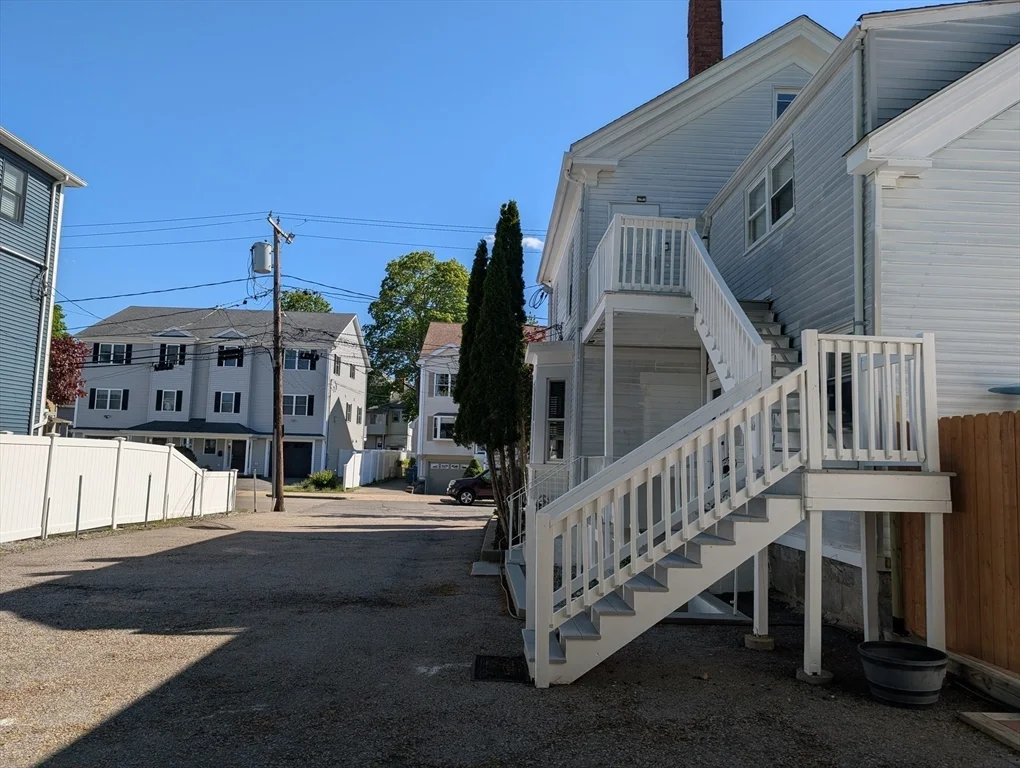 14 Wadsworth Ave, South Waltham