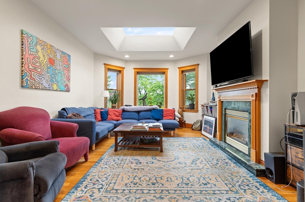 90 Browne St, Coolidge Corner