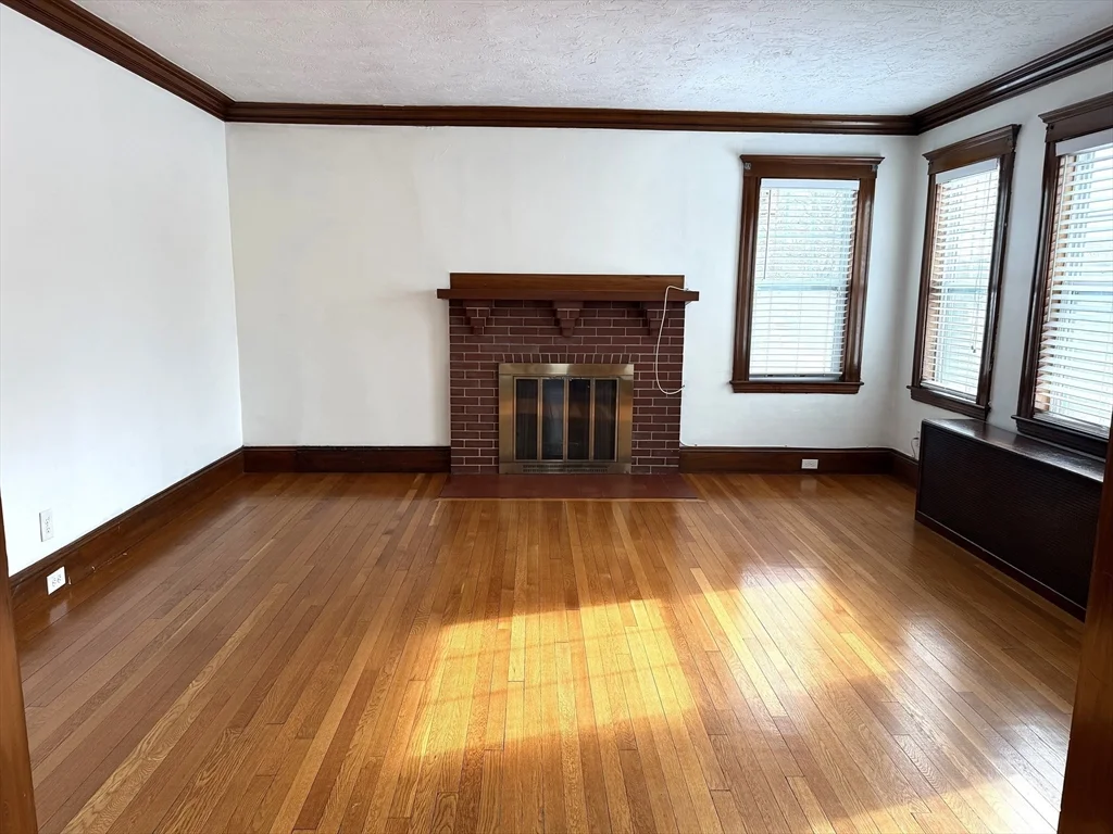 234 Brook Rd, Milton