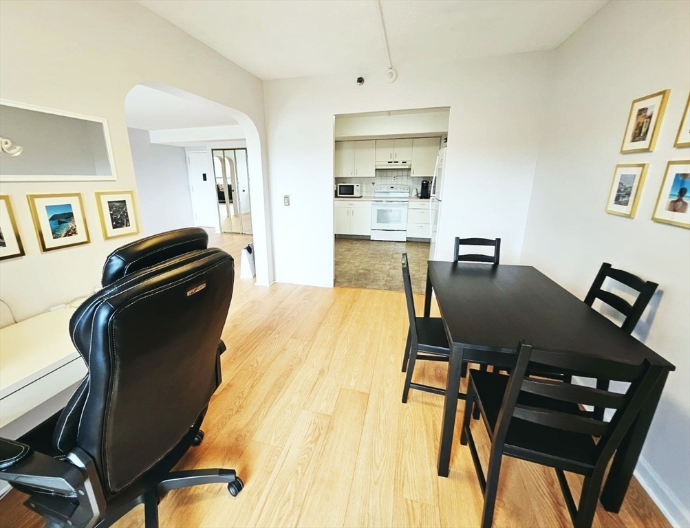 1731 Beacon, Beaconsfield