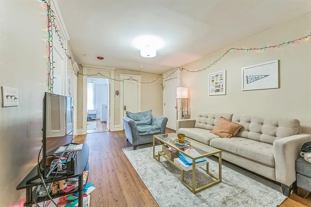 466 Commonwealth Ave, Back Bay