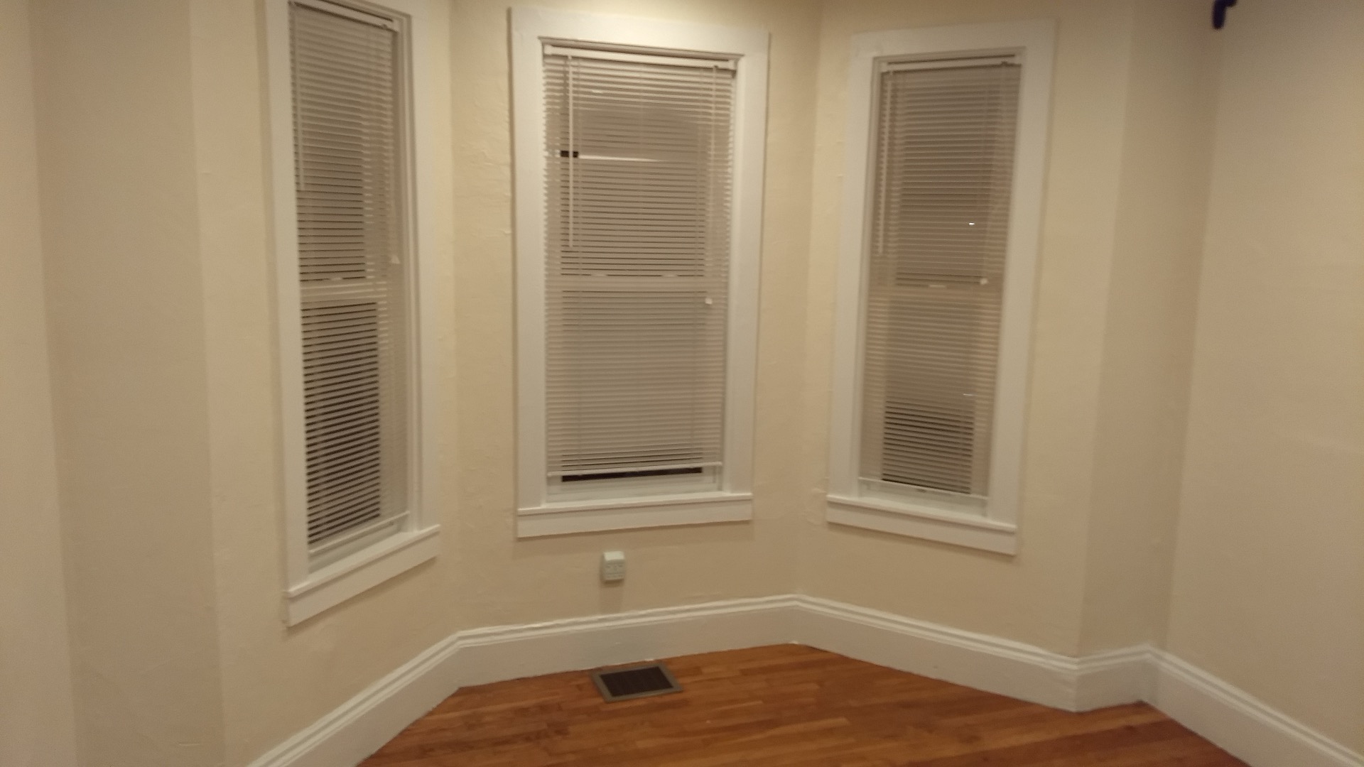 108 Hyde Park Ave, Jamaica Plain