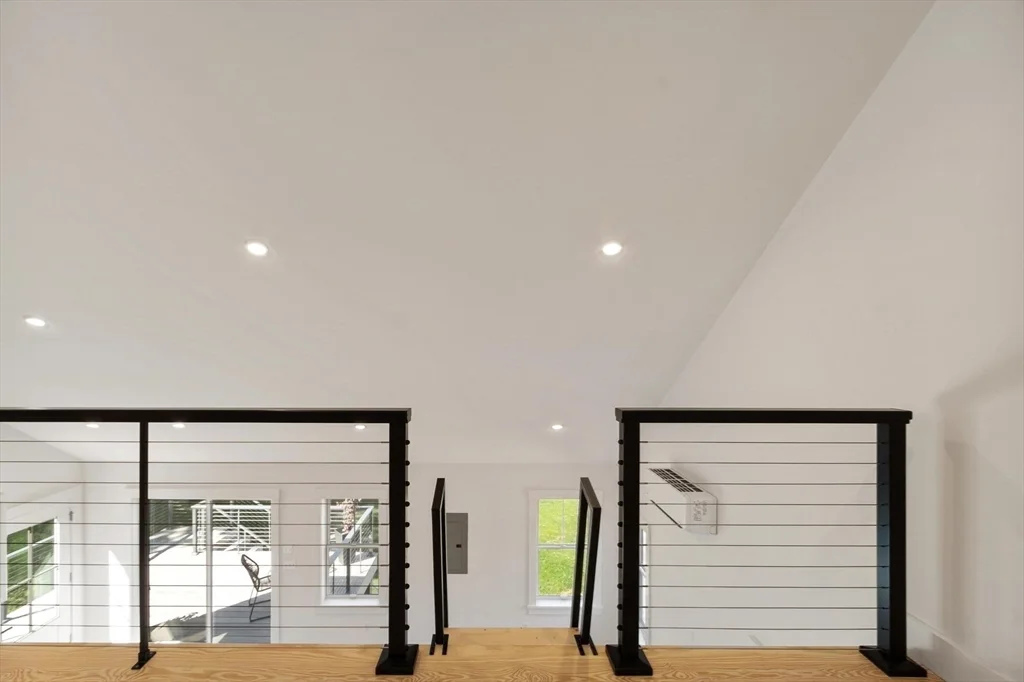 29 Pigeon Hill St, Rockport