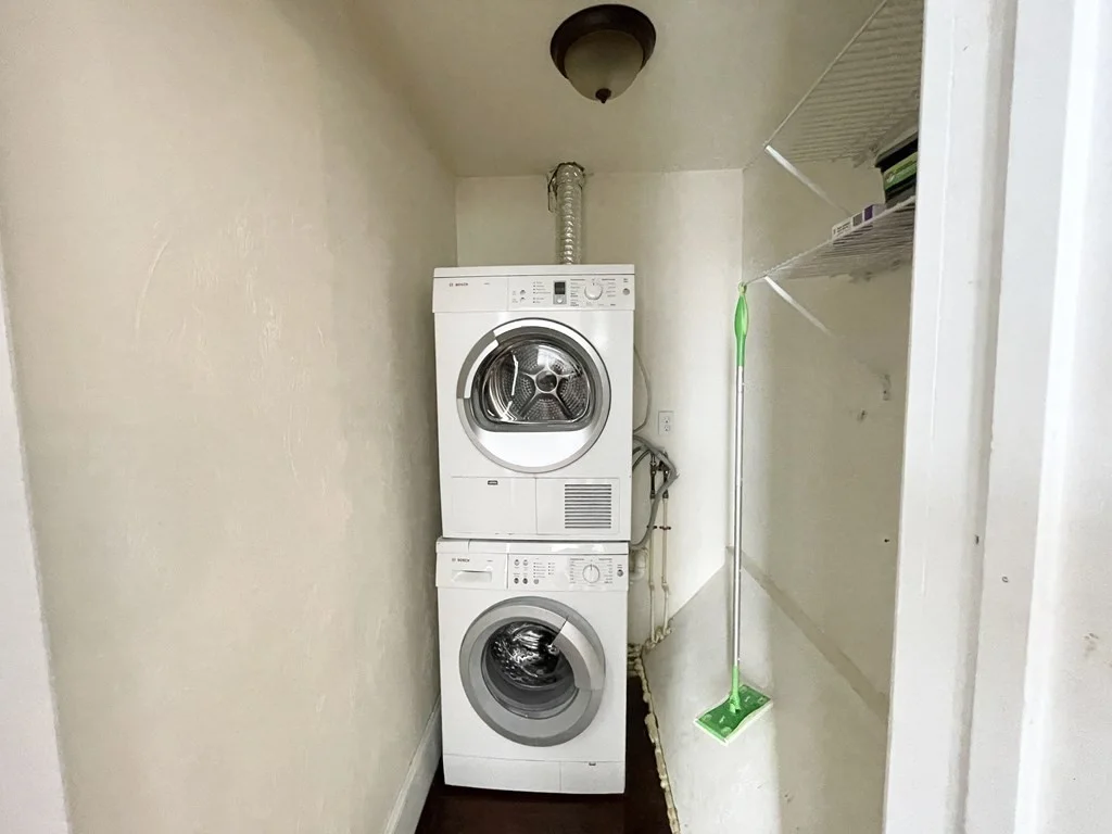 178 Hillside St, Mission Hill