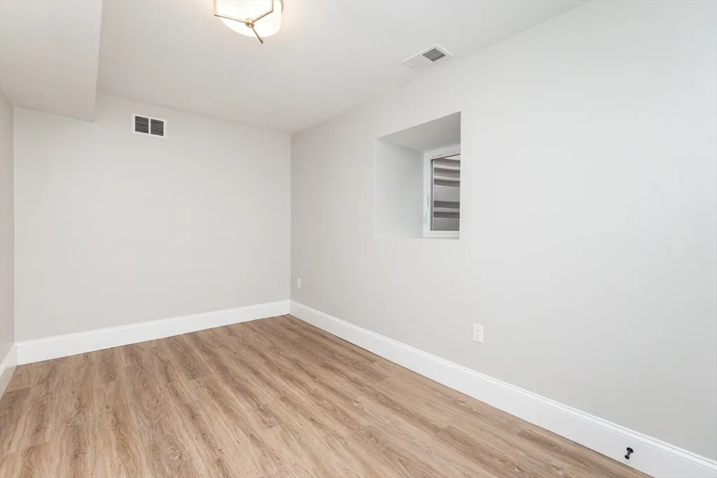 20 Sheridan Ave, Medford