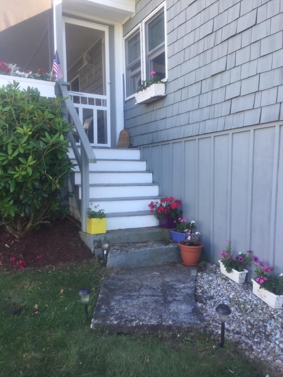 12 Cove Rd, Little Neck