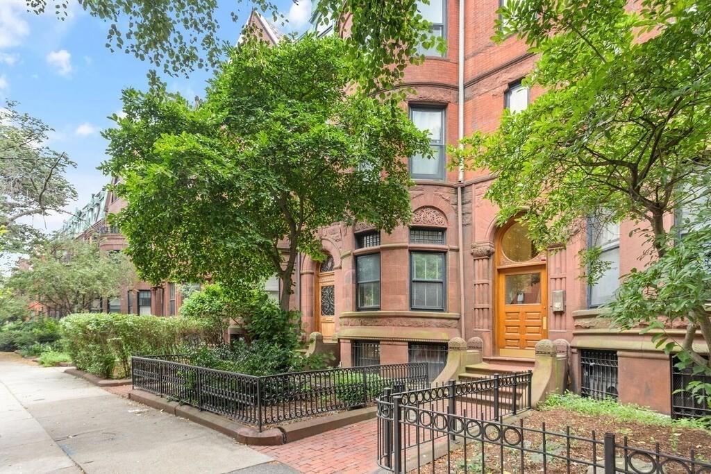 473 Beacon St, Back Bay