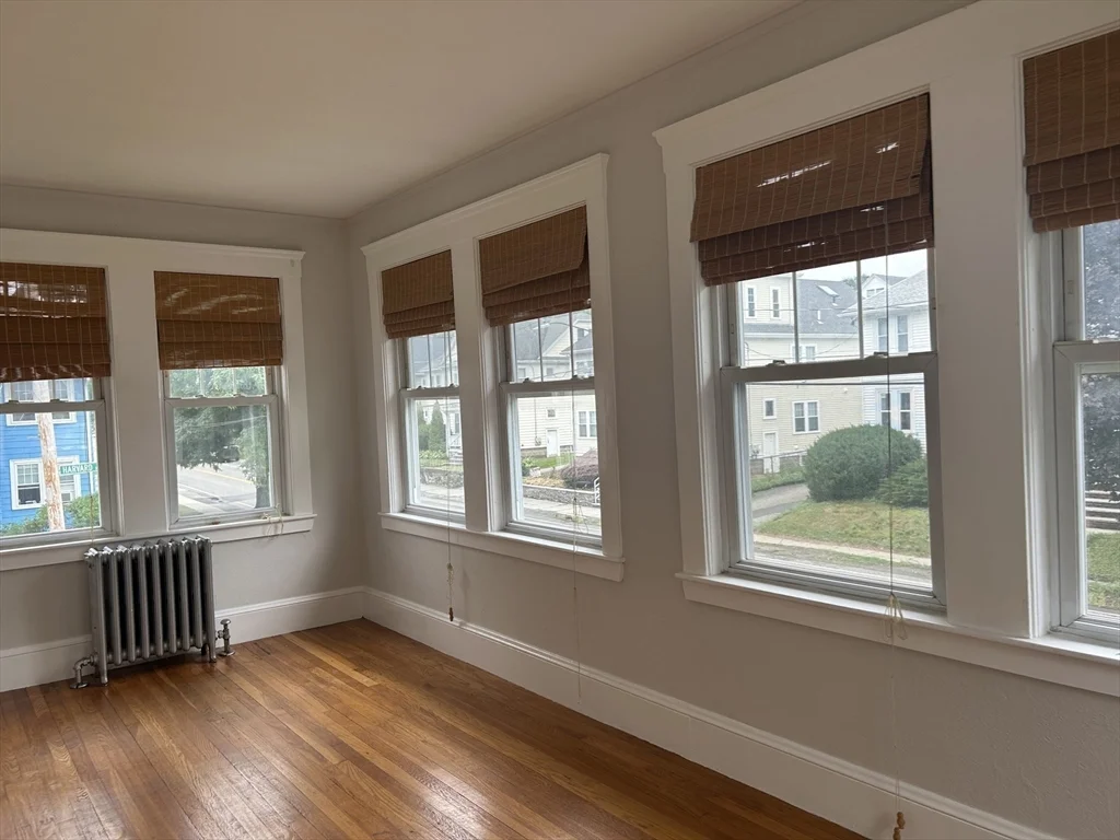 4 Harvard Rd, Belmont