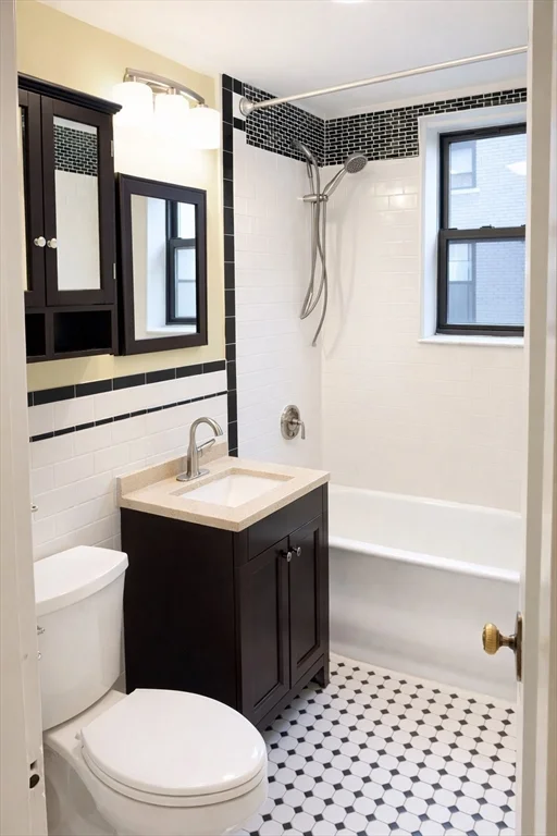 466 Commonwealth Ave, Fenway