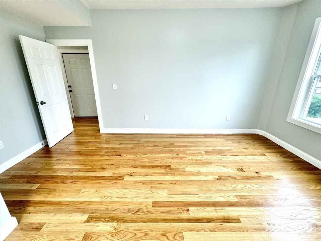 190 Hillside St, Mission Hill