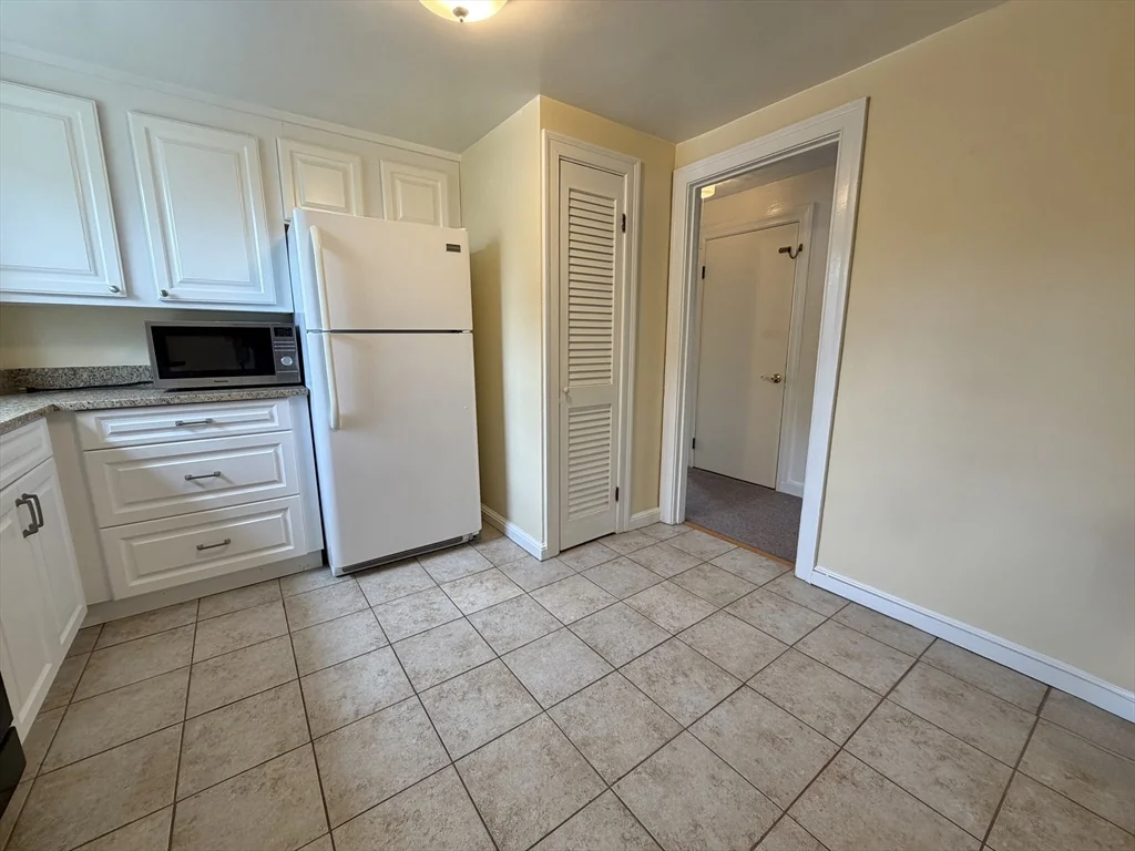 17 Hatfield Rd, West Newton