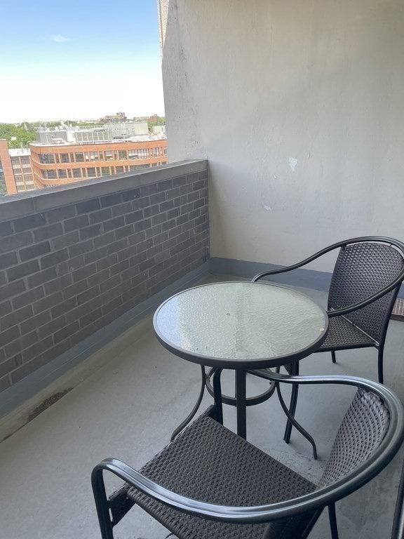 33 Pond Ave, Brookline