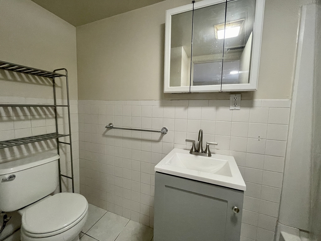 25 Oakland St, Newton