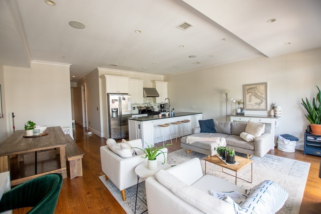 376 West Broadway, South Boston