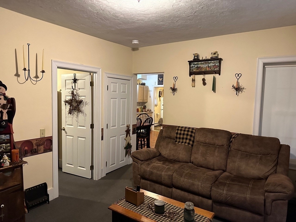 38 Reservoir, Holden