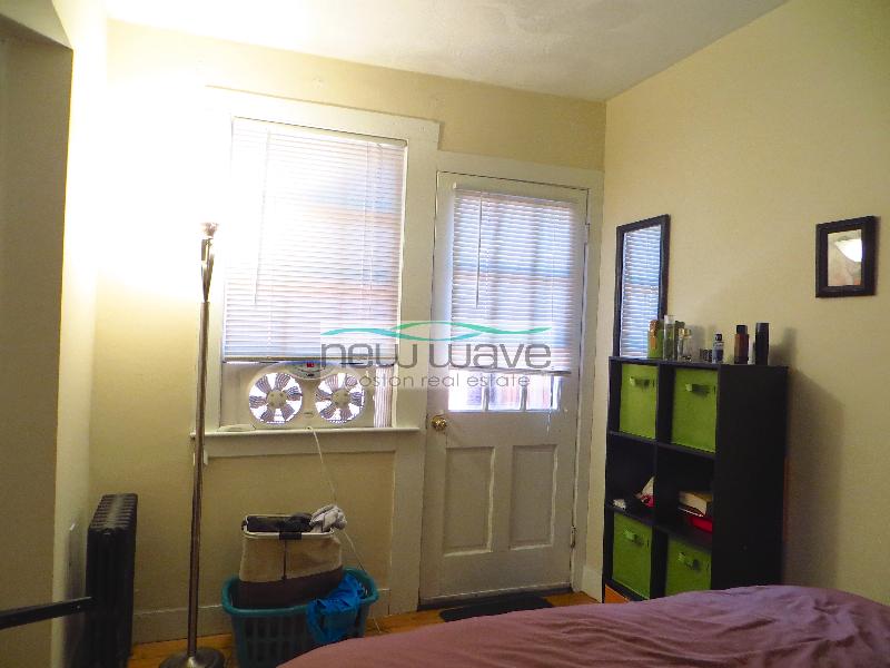 32 Irving St, Beacon Hill