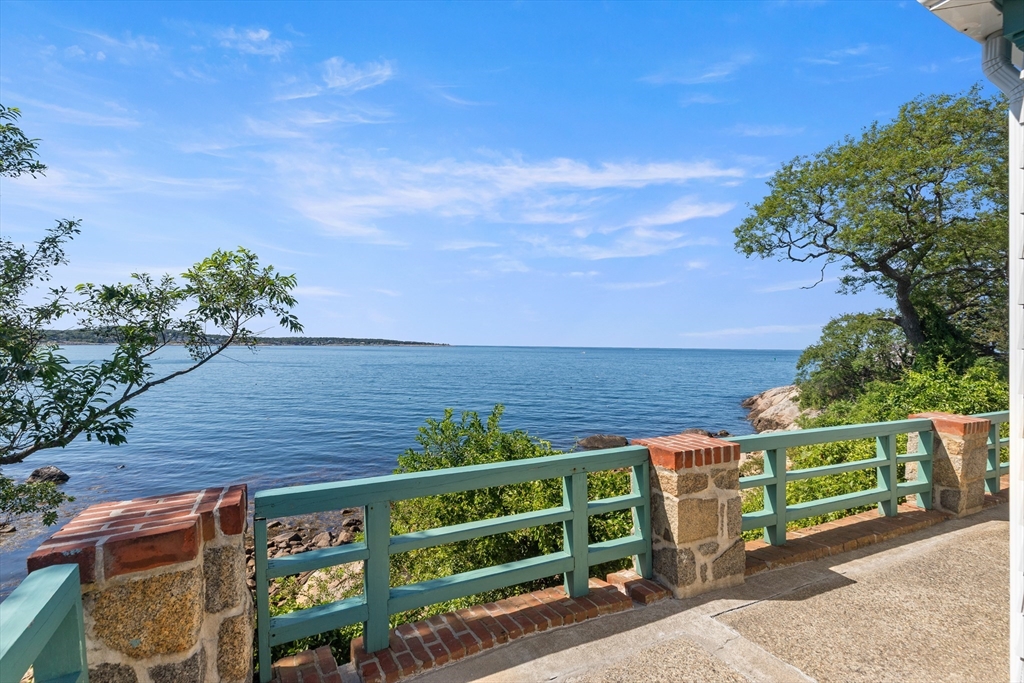 37 Marmion Way, Rockport