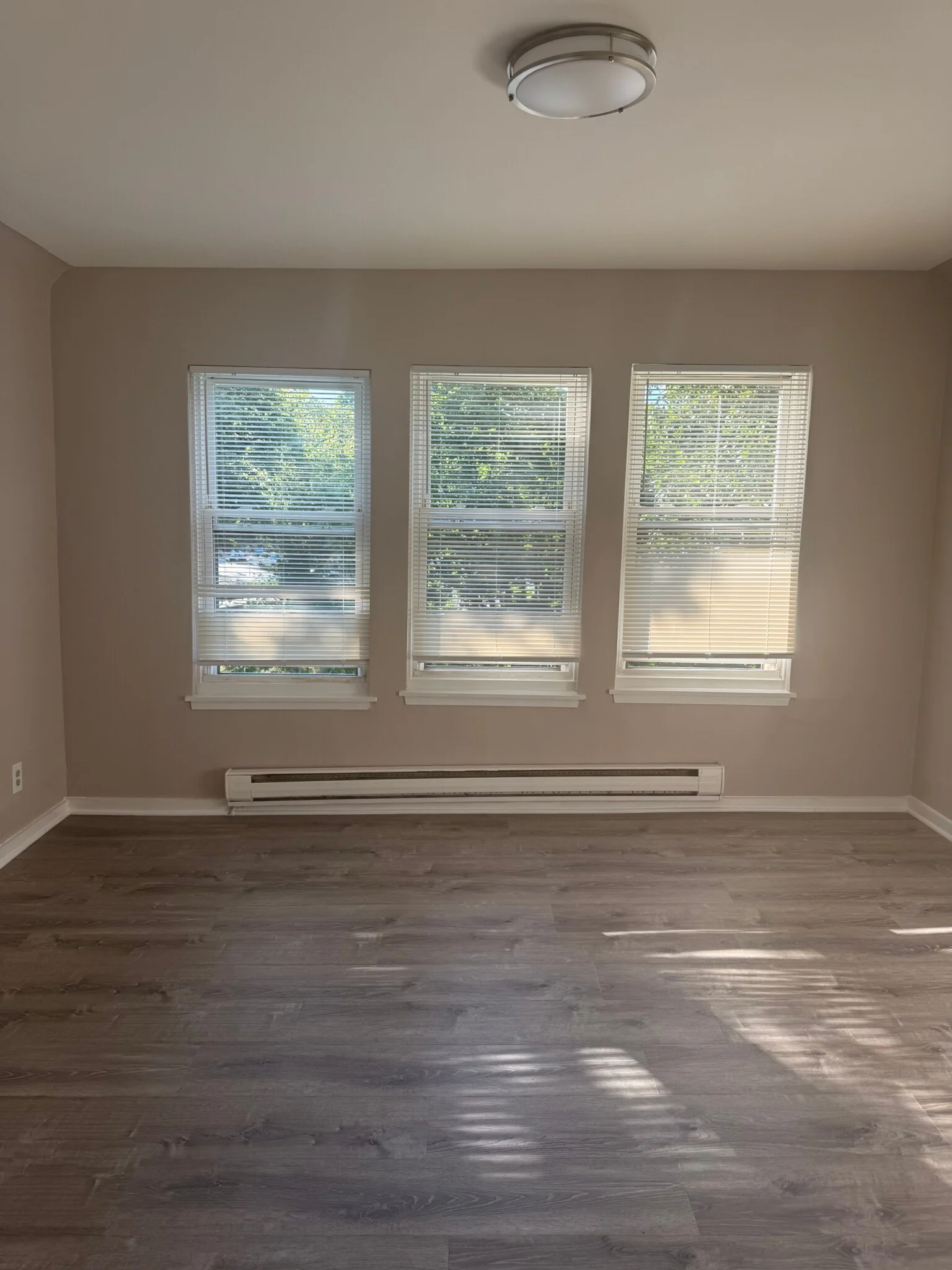 3 Sunderland St, Roxbury