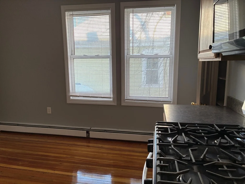 129 South Elm St, Bradford