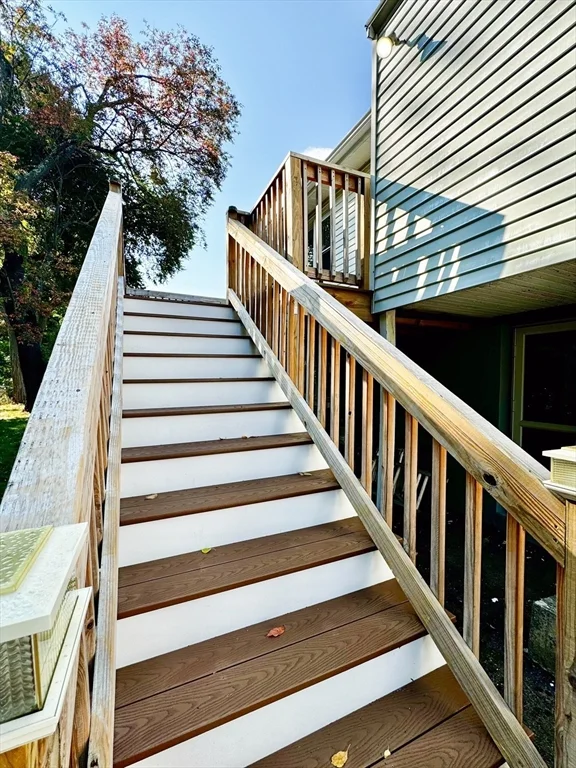 92 Woodcliff Rd, Chestnut Hill