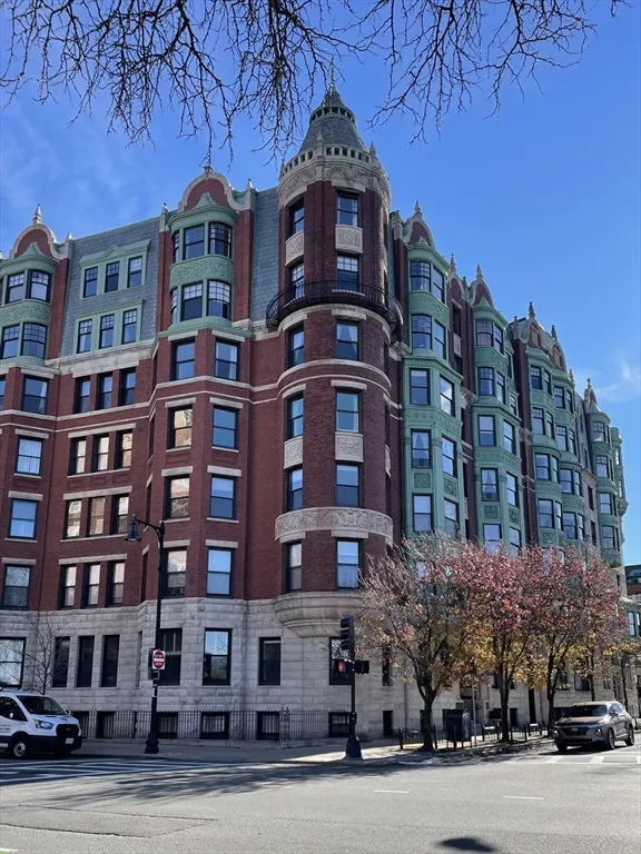 4 Charlesgate East, Back Bay