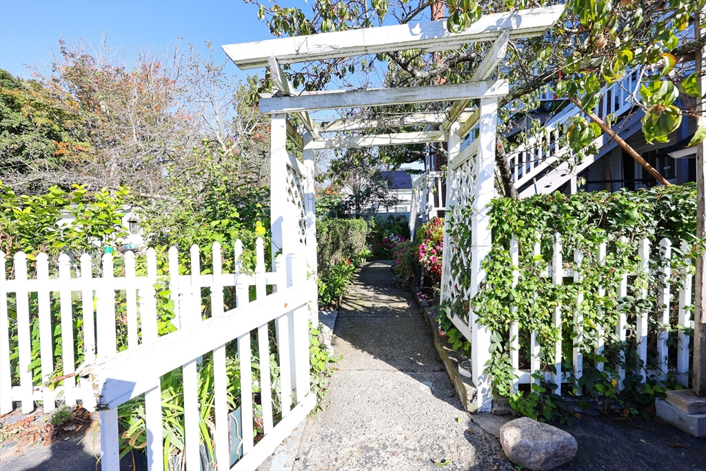 501 Ash St, Brockton