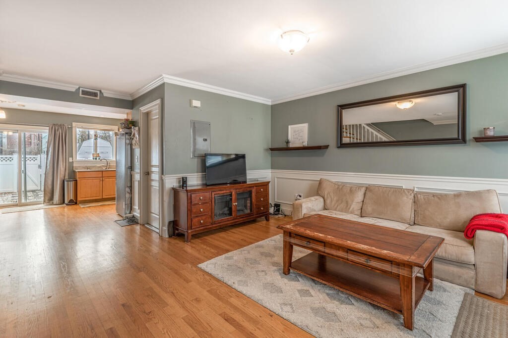 16 Roseclair St, Dorchester