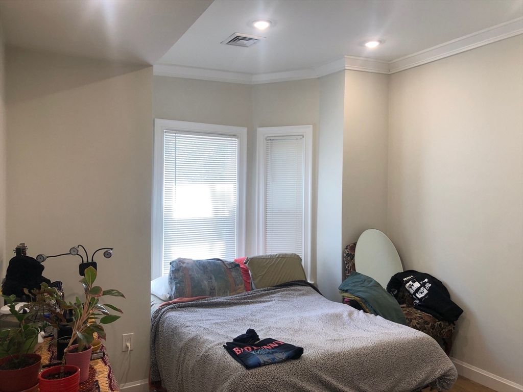 46 Sheridan St, Jamaica Plain