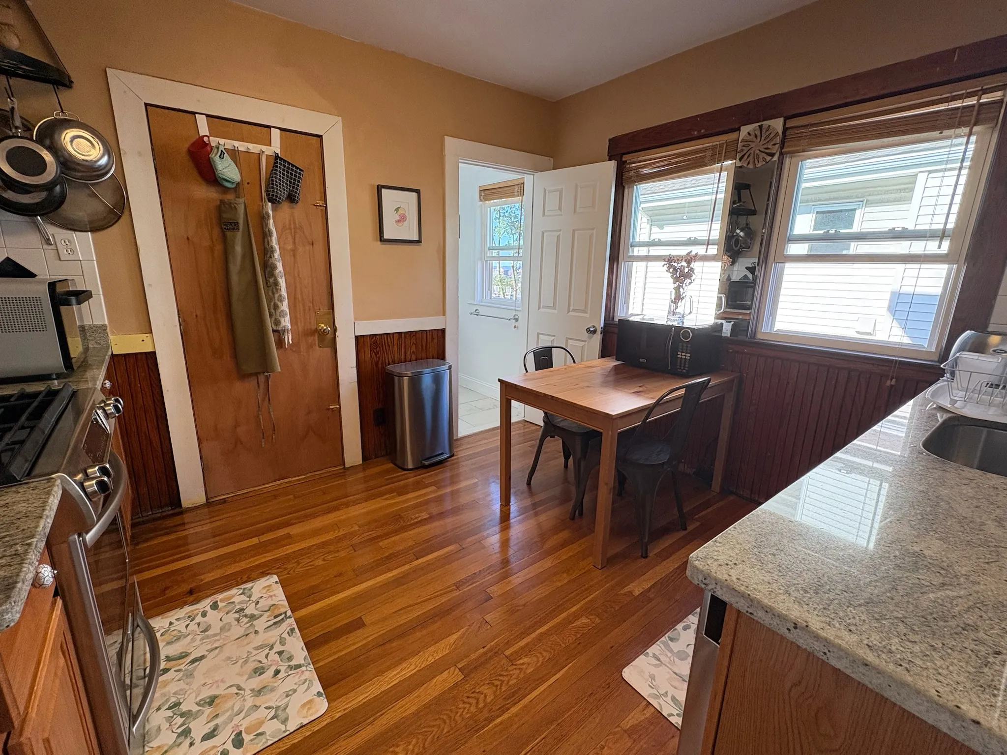 17 Sunset St, Mission Hill