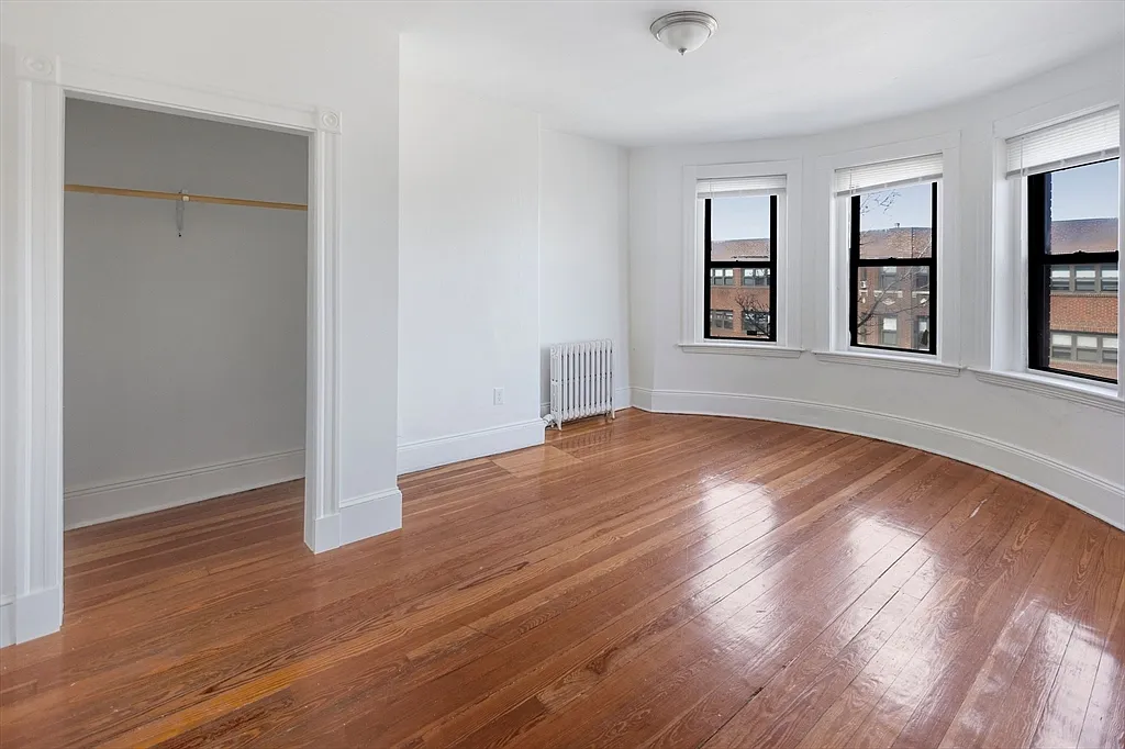 868 Huntington Ave, Coolidge Corner