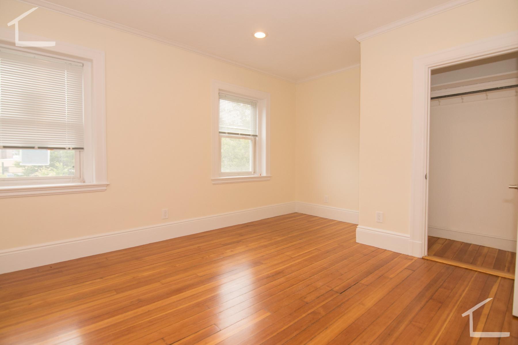 1616 Beacon St, Corey Hill