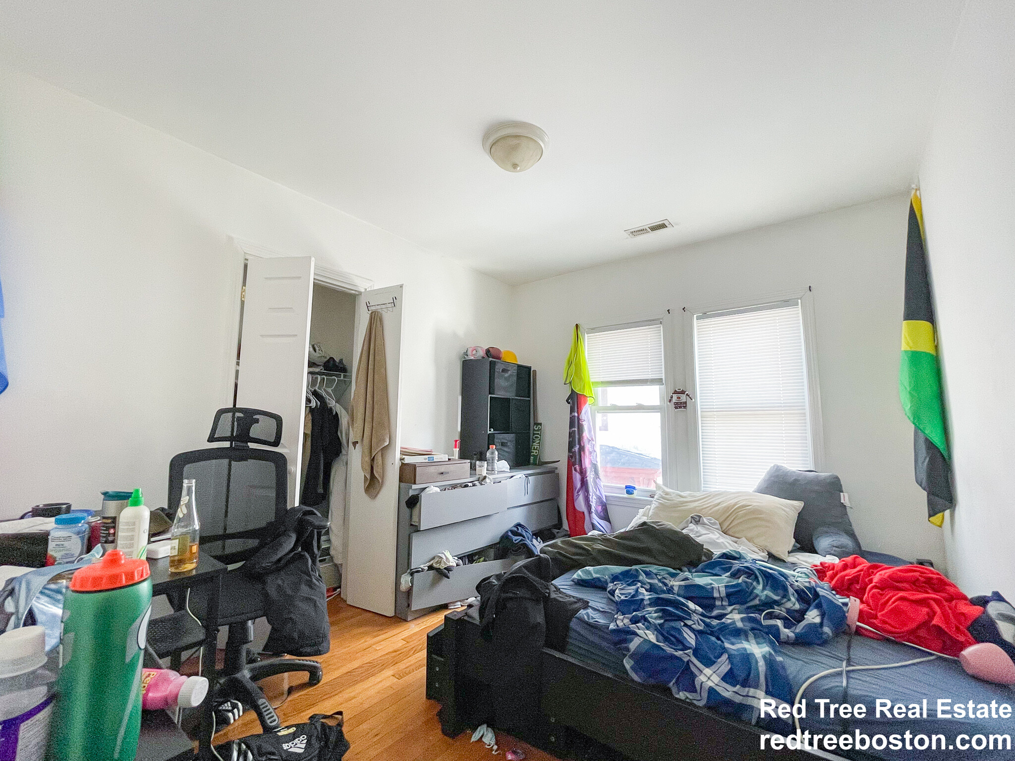 28 Linden St, Allston