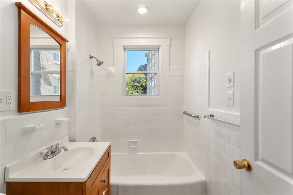 179 Ocean St, Diamond District