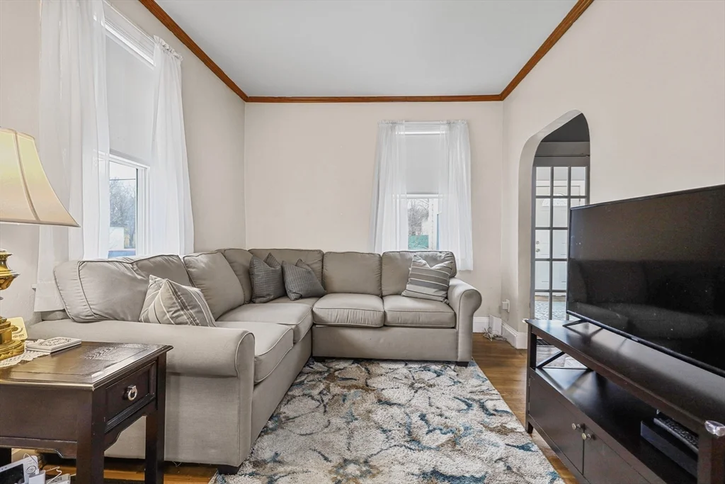 32 Beloit Rd, The Manor