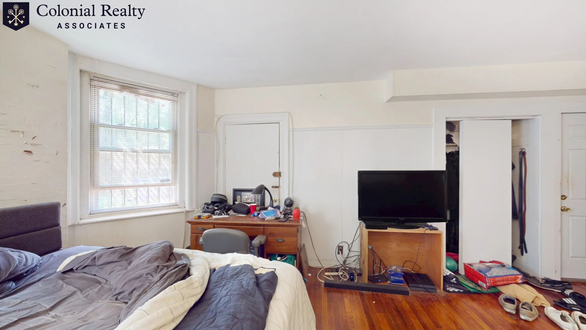 1067 Beacon St, Longwood