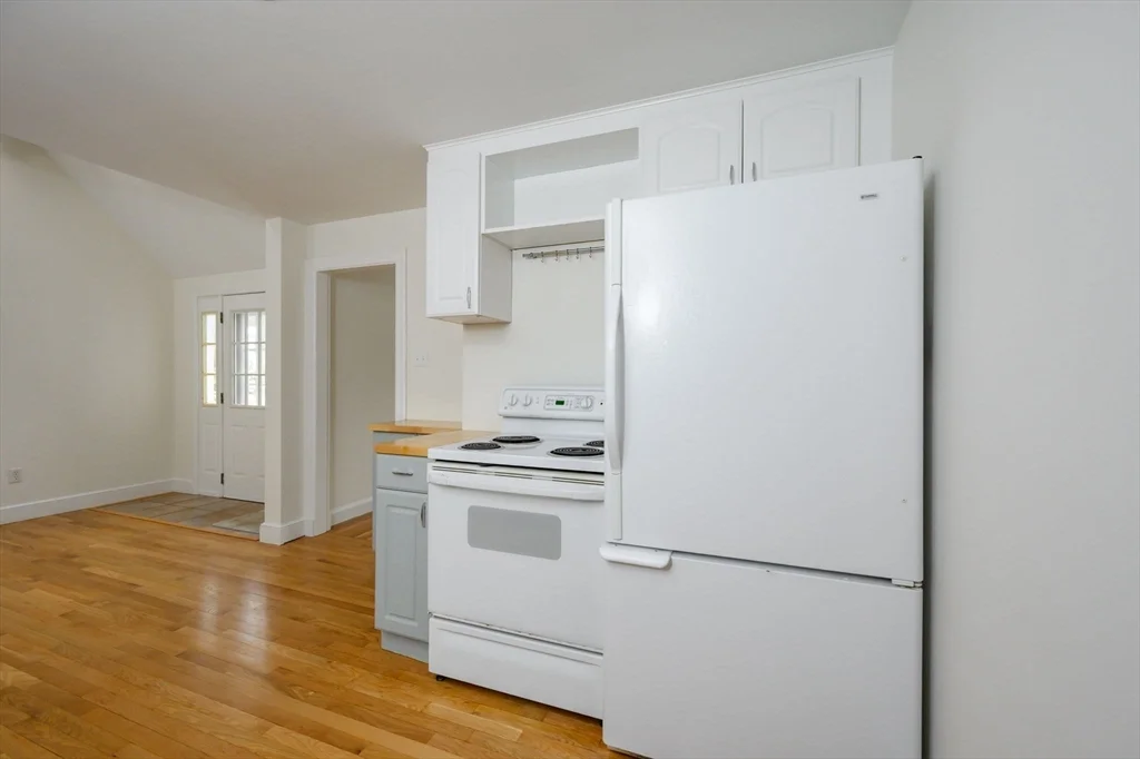 25 Bayberry Ln, Cohasset