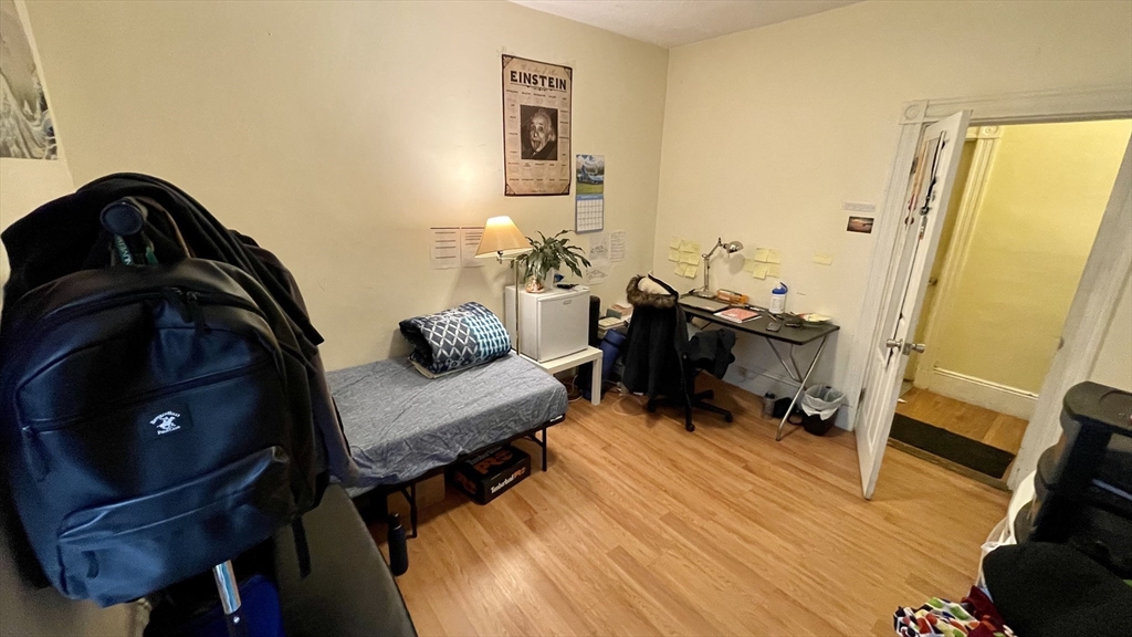 34 Cherokee St, Mission Hill