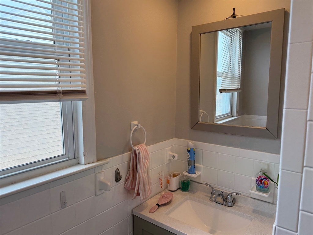 288 Meridian St, East Boston