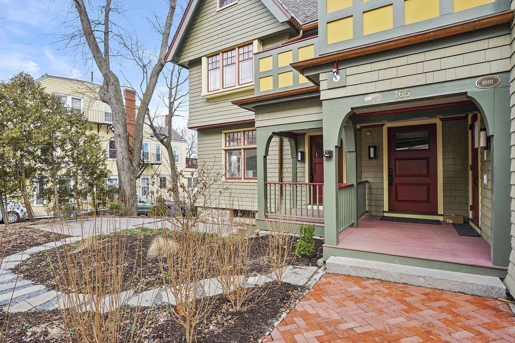 165 Winthrop Rd, Beaconsfield