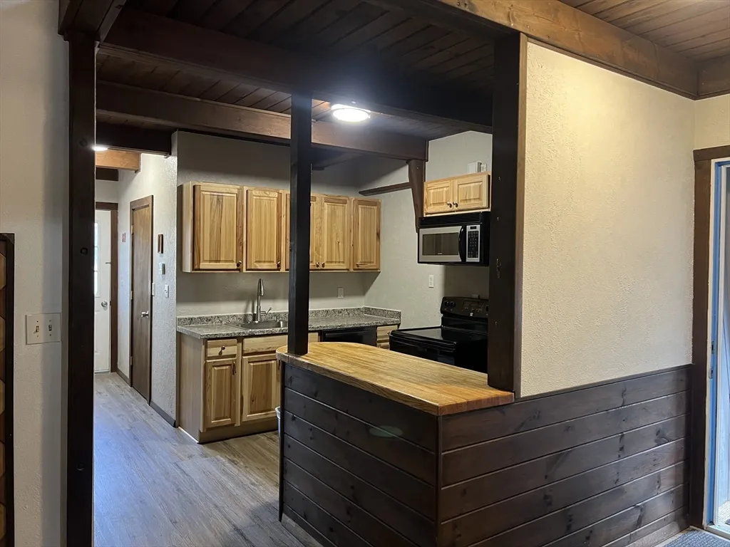 888 Salem St, Groveland