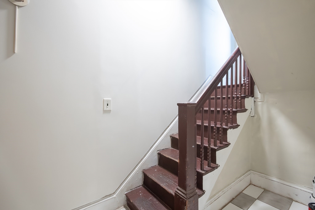 5 Linden St, Allston