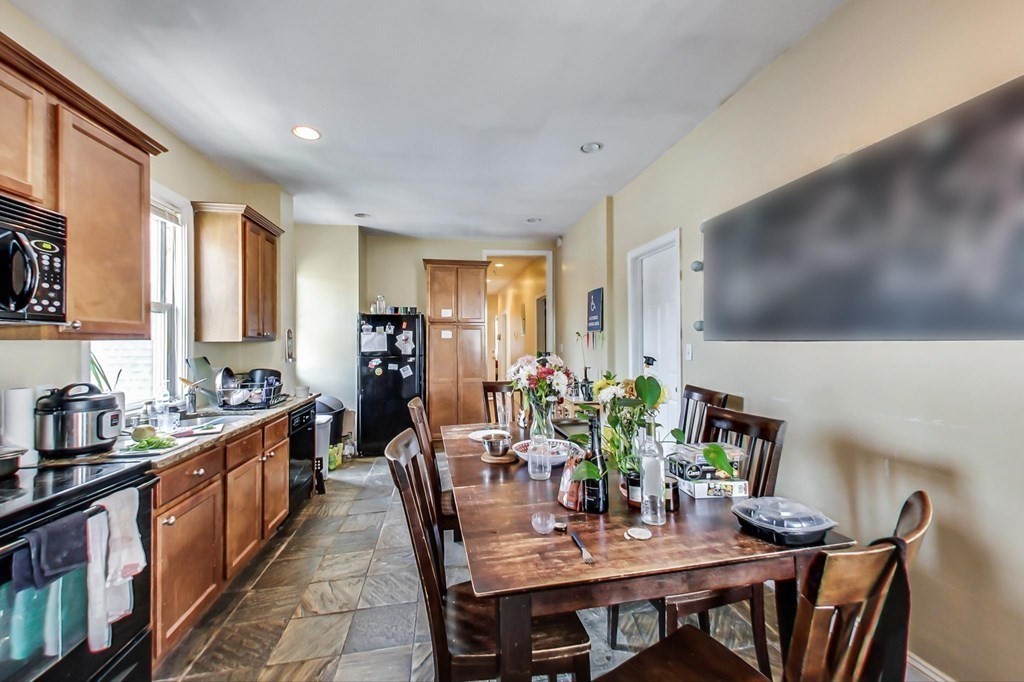 47 Hillside St, Mission Hill