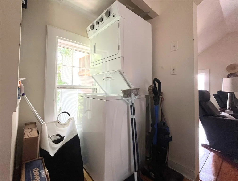 269 Lamartine St, Jamaica Plain