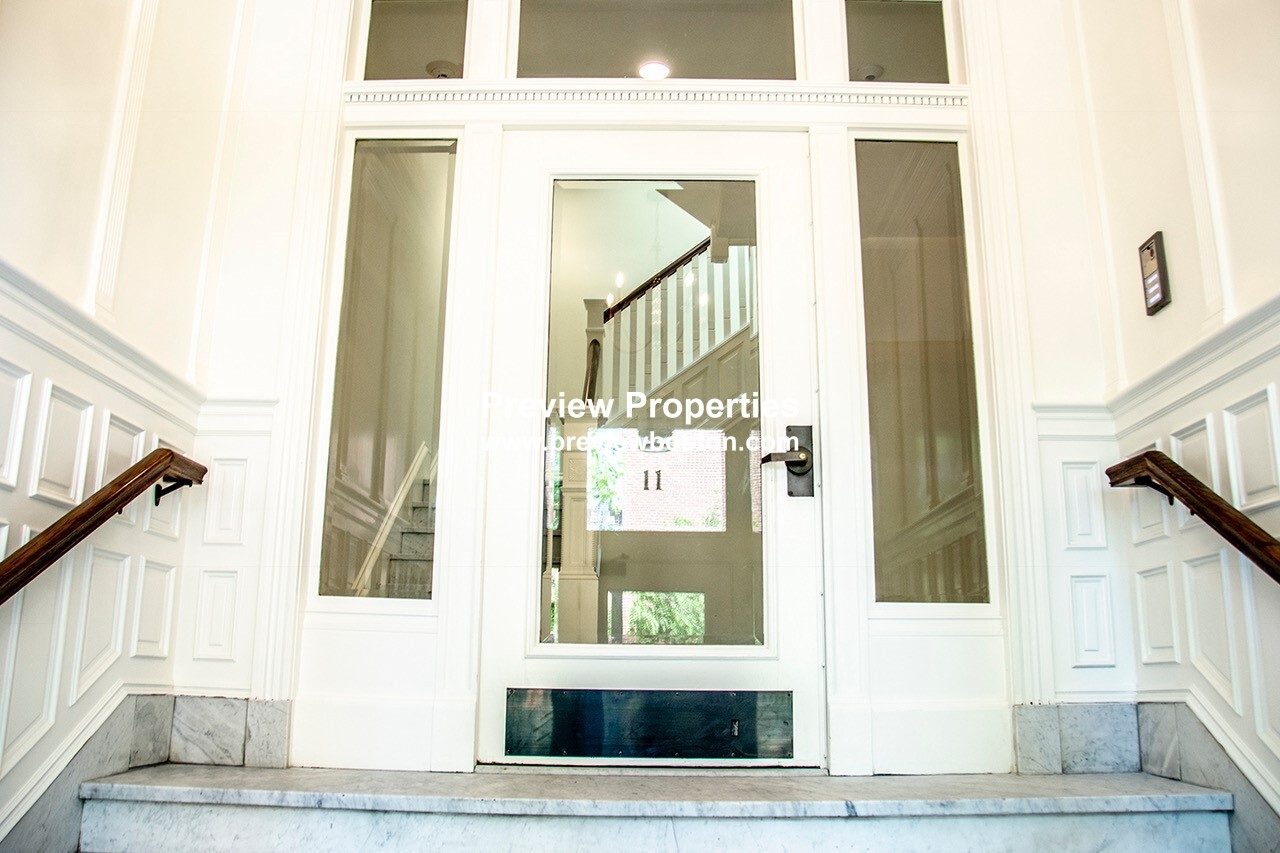 11 Alton Pl, Coolidge Corner