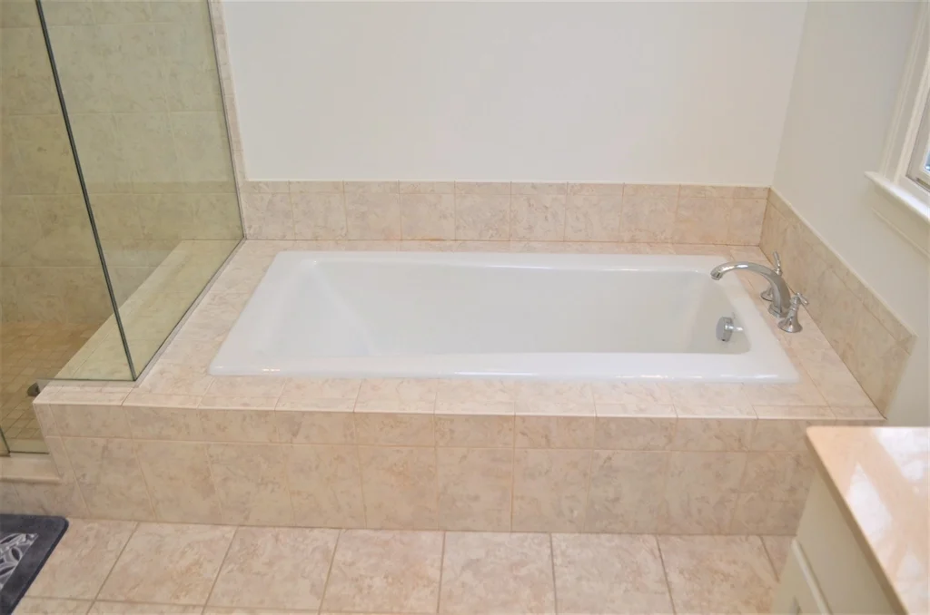 92 Johnson Woods Dr, Reading