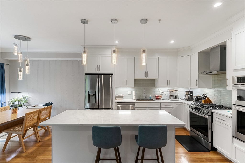 12 Blueberry Hill Ln, Melrose