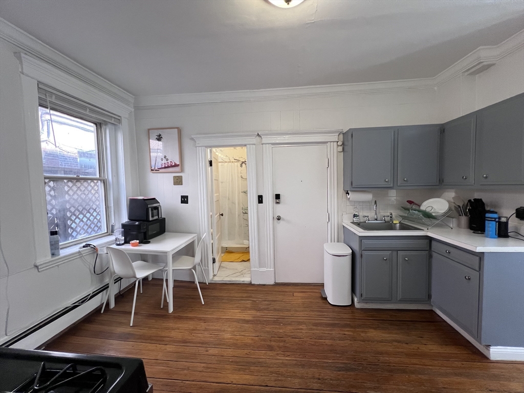 26 Irving St, Beacon Hill